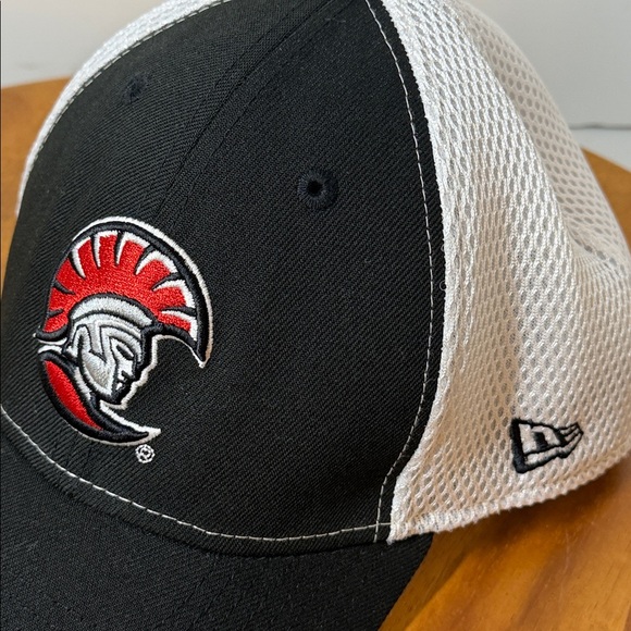 UNIVERSITY OF TAMPA HAT By New Era 39thirty, men’s L/XL - Picture 6 of 10